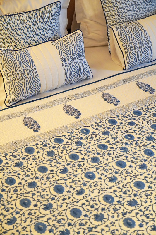 Indigo Ditsy - Poppies Quilt