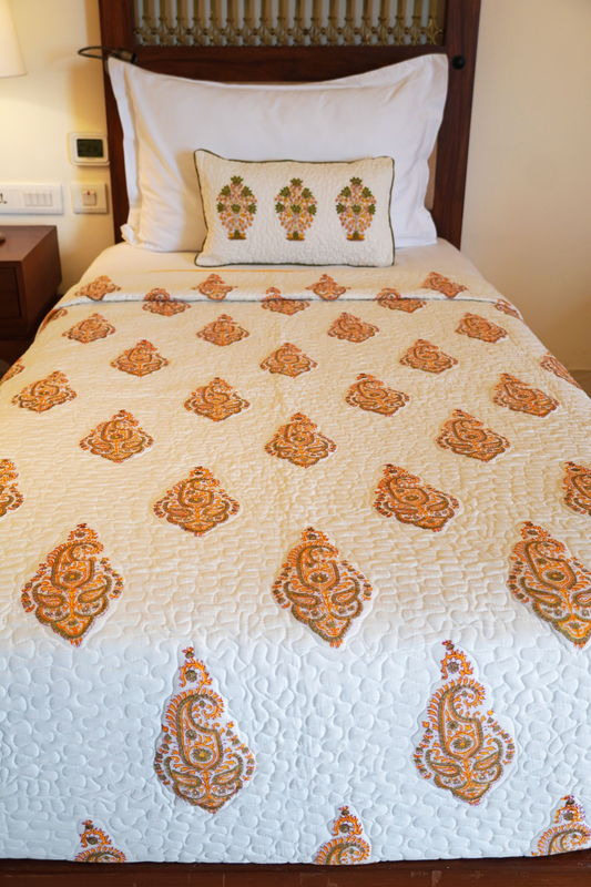 Big Floral Paisley Quilt