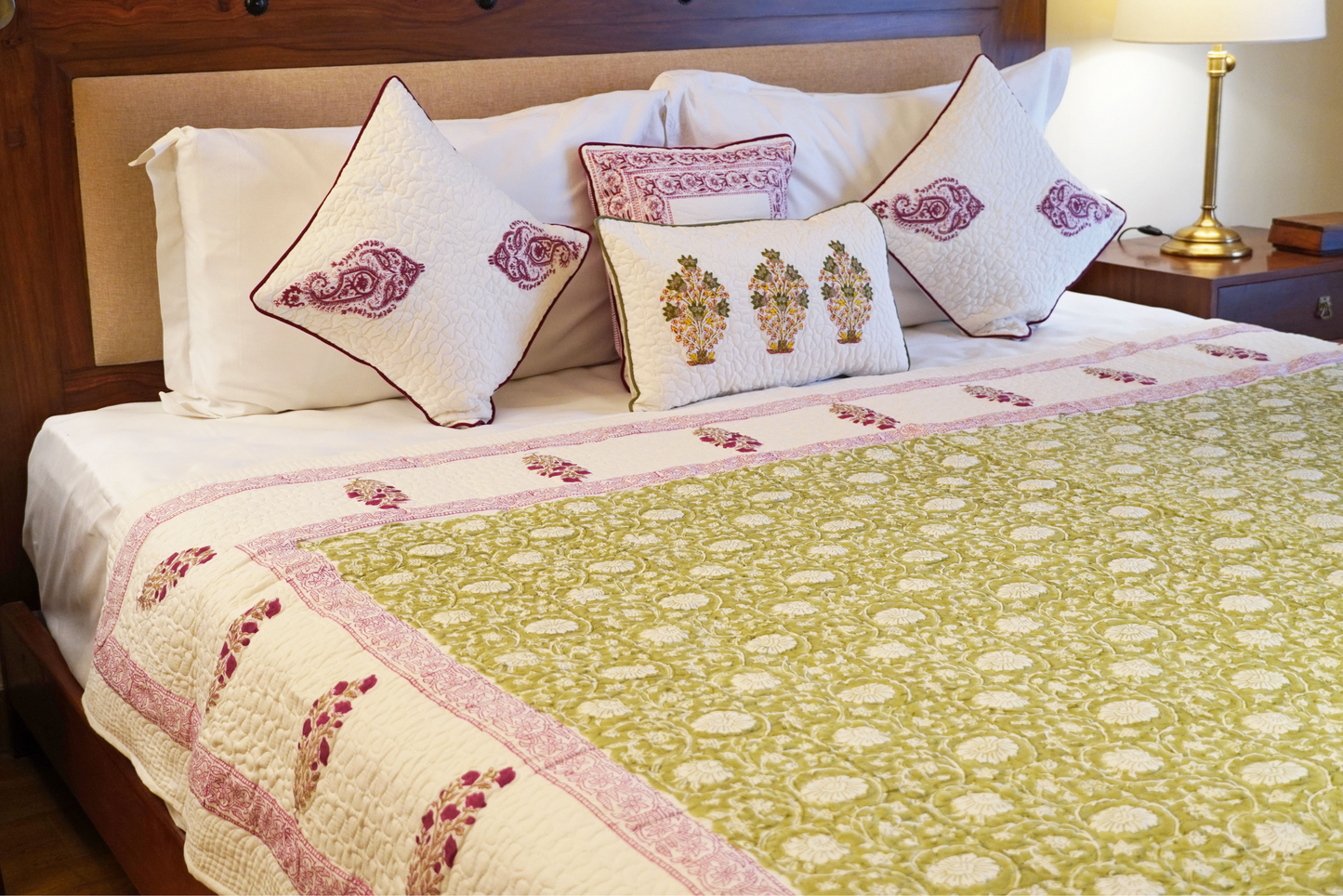 Green Ditsy - Poppies Quilt