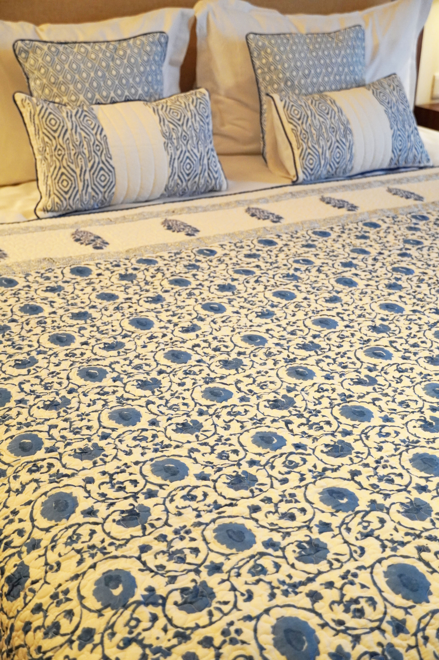 Indigo Ditsy - Poppies Quilt
