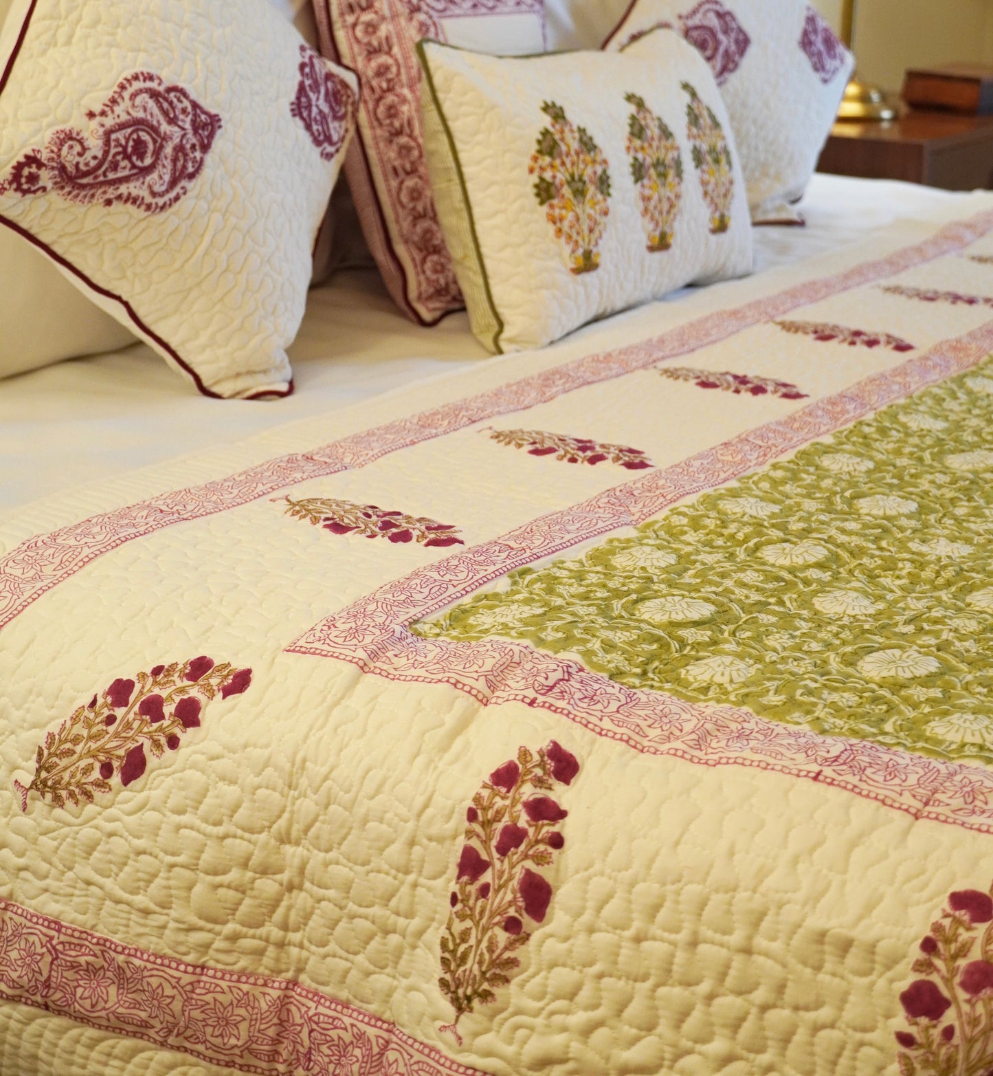 Green Ditsy - Poppies Quilt