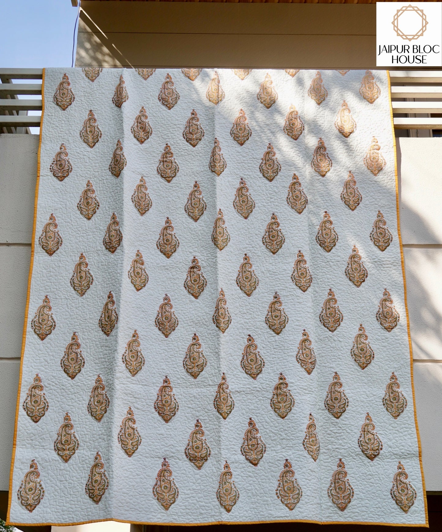 Big Floral Paisley Quilt