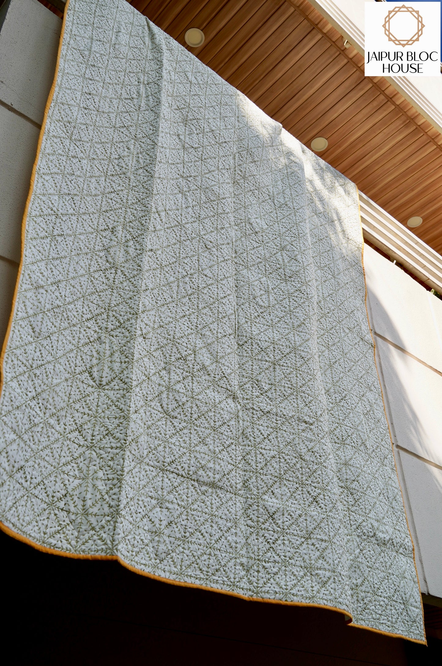 Big Floral Paisley Quilt